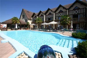 Hôtel Le Clos Deauville Saint Gatien - Vue Piscine