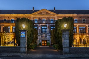 Hôtel Hermitage à Montreuil sur Mer - extérieur nuit