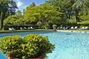 Chateau d'Arpaillargues - Vue Piscine