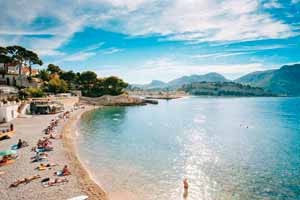 Hostellerie Bérard & Spa - Plage de Cassis à 25km de l'hôtel