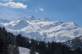 Hôtel Radiana & Spa - Valmorel vue sur une montagne enneigée - à 15km de l’hôtel. Navettes gratuites Aller/Retour de l’hôtel Radiana à Valmorel pendant les vacances scolaires ©Agence-photo-Urope