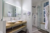 Hôtel Saint Georges à Chalon-sur-Saône -salle de bain chambre supérieure