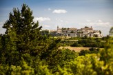  Lussan a 29 km de l’hostellerie le Castellas © Dpupg Aurelio Rodriguez