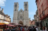 La Cathédrale et la place Saint Vincent à Chalon-sur-Saône ©otachalon