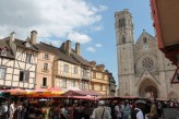 La Cathédrale et la place Saint Vincent à Chalon-sur-Saône ©otachalon