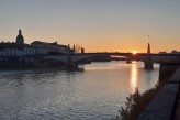 Coucher de soleil sur le pont Saint Laurent à Chalon-sur-Saône – à 2km de l’hôtel -Saint Georges à Chalon-sur-Saône ©otachalon