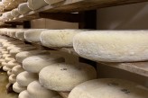 Domaine de Divonne - Fromagerie de l'Abbaye à 46km de l'hôtel© OT Pays de Gex Monts Jura