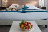 Hôtel Radiana & Spa - Chambre avec un plateau de petit déjeuner