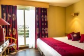 Hôtel Spa du Bery St Brevin - Chambre Vue Pins couleur framboise