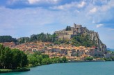 Bastide Saint Georges & Spa : Sisteron Vue Lac – à 49km de l’hôtel