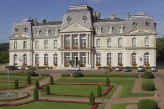 Château d'Artigny & Spa - Façade de jour et le parc
