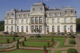 Château d'Artigny & Spa - Façade de jour et le parc