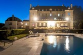 Château de Saulon - Façade et piscine de nuit