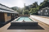 Domaine des Bains à Vals-les-Bains en Ardèche - Spa Séquoia Redwood piscine extérieure à 210 mètres de l'hôtel @bestjobers