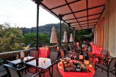 Domaine des Bains à Vals-les-Bains en Ardèche - Terrasse