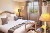 Hostellerie Berard & Spa - Chambre Charme Supérieure de la Bastide à deux lits