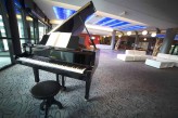 Hôtel Plaza - site du Futuroscope - Piano dans le hall de l'hôtel