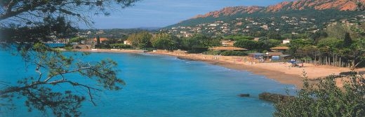 Hotel-Valescure-Plage-de-la-Beaumette-a Agay-9km-de-l-hotel©JF.Cholley