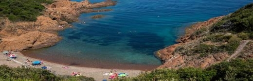 Domaine- de-l Esterel-plage-du-lido-a-agay-10km-de-l-hotel-n-gomez