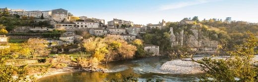 Domaine-des-Bains-Vals-les-Bains-Balazuc-a-24km-de-l-hotel