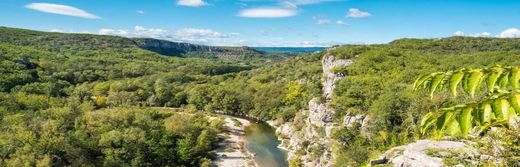 Domaine-des-Bains-Vals-les-Bains-Jardins-suspendus-de-Labeaume-a-33km-de-l-hotel