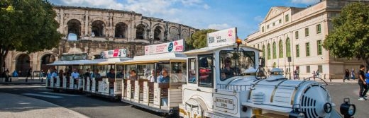 Nimes 24-km-de-l-hostellerie-le Castellas-Petit-train-touristique