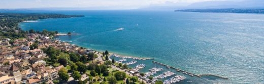Nyon-et-son-lac-en-Suisse-a-10km-du-Domaine-de-divonne